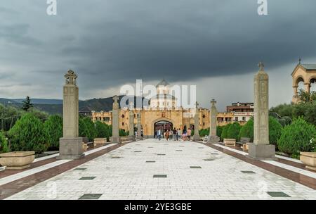 Kathedrale von Tsminda Sameba (Heilige Dreifaltigkeit) in Tiflis. Das Zentrum des georgischen christentums Stockfoto