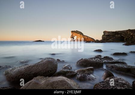 Gaada-Stapel auf Foula, Shetland bei Sonnenuntergang Stockfoto