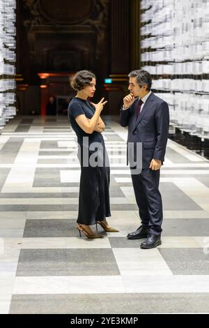 London, UK, 28. Oktober 2024, das Duo von Melek Zeynep Bulut wurde in der Painted Hall im Old Royal Naval College in London eröffnet. Es wurde vom London Design Festival im September verschoben und läuft nun bis zum 3. November 2024. Andrew Lalchan Photography/Alamy Live News Stockfoto
