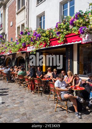 La Bohème Montmartre, Café, Paris Cafe, mit Sitzplätzen im Freien, Paris, Frankreich, Europa, EU. Stockfoto