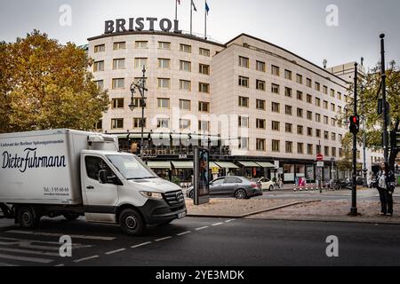 Berlin Charlottenburg-Wilmersdorf Hotel Bristol Berlin, ehemals Kempinski, Fasanenstraße/Kurfürstendamm - 29.10.2024 Berlin *** Berlin Charlottenburg Wilmersdorf Hotel Bristol Berlin, ehemals Kempinski, Fasanenstraße Kurfürstendamm 29 10 2024 Berlin Stockfoto