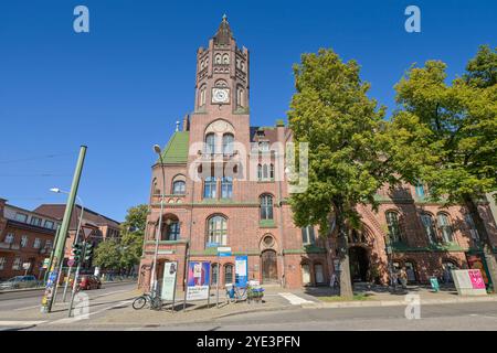 Altes Rathaus, Kulturhaus, Karl-Liebknecht-Straße, Rudolf-Breitscheid-Straße, Babelsberg, Potsdam, Brandenburg, Deutschland *** Altes Rathaus, Kulturhaus, Karl-Liebknecht-Straße, Rudolf-Breitscheid-Straße, Babelsberg, Potsdam, Brandenburg, Deutschland Stockfoto