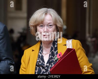 London, Vereinigtes Königreich. Oktober 2024. Baroness Smith of Basildon, Lord Privy Seal und Anführerin des House of Lords, kommt zur Kabinettssitzung. Quelle: Uwe Deffner/Alamy Live News Stockfoto