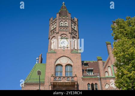 Altes Rathaus, Kulturhaus, Karl-Liebknecht-Straße, Rudolf-Breitscheid-Straße, Babelsberg, Potsdam, Brandenburg, Deutschland *** Altes Rathaus, Kulturhaus, Karl-Liebknecht-Straße, Rudolf-Breitscheid-Straße, Babelsberg, Potsdam, Brandenburg, Deutschland Stockfoto