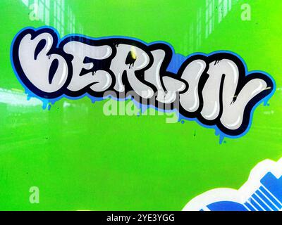 Städtische Graffiti sind überall in der Stadt. Berlin, Deutschland. Stockfoto