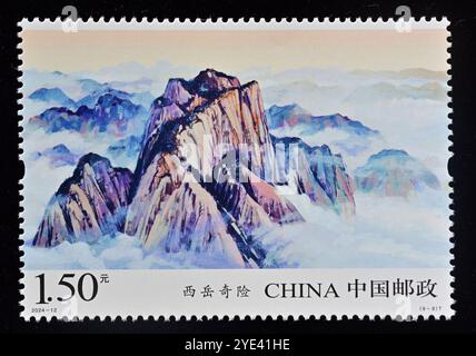 CHINA - CA. 2024: Ein in China gedruckter Stempel zeigt 2024-12 Qinling-Berge, ca. 2024. Stockfoto