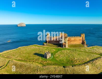 Luftaufnahme von Tantallon Castle, East Lothian, Schottland, Großbritannien Stockfoto