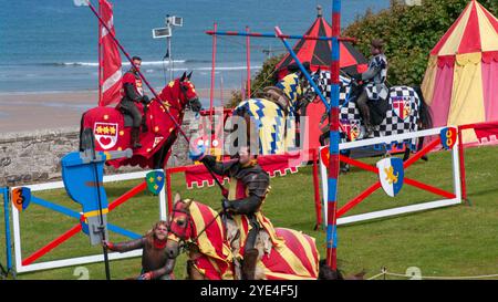 Ritterritter auf Horseback Bamburgh Castle Northumberland England Stockfoto