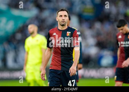 Rom, Italien. Oktober 2024. Milan Badelj von Genua CFC sieht beim Spiel der Serie A Enilive zwischen SS Lazio und Genua CF am 27. Oktober 2024 im Stadio Olimpico in Rom an. Quelle: Giuseppe Maffia/Alamy Live News Stockfoto