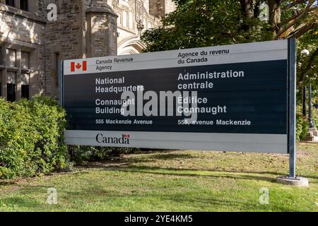 Ottawa, Kanada - 1. Oktober 2024: Canada Revenue Agency in der Innenstadt der Stadt. CRA Stockfoto