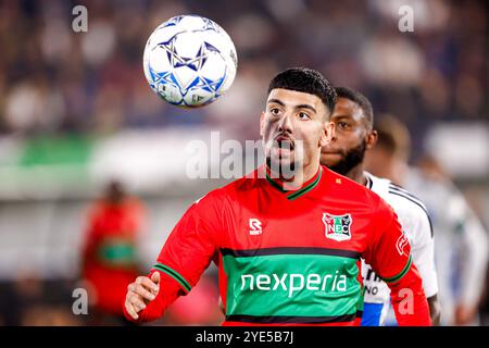 Nijmegen, Niederlande. Oktober 2024. NIJMEGEN, NIEDERLANDE - 29. OKTOBER: Basar Oonal von NEC geht am 29. Oktober 2024 im Goffertstadion in Nijmegen, Niederlande, in der ersten Runde des niederländischen TOTO KNVB Beker gegen PEC Zwolle in den Ball. (Foto: Broer van den Boom/Orange Pictures) Credit: Orange Pics BV/Alamy Live News Stockfoto