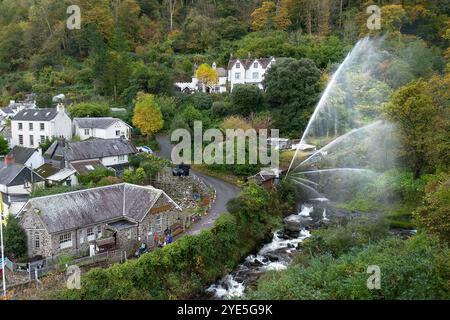 Allgemeine Ansicht der Glen-Lyn-Schlucht in Lynmouth, Devon, Großbritannien. Die Attraktion prägt die Power of Water Exhibition, die die Geschichte der 1952er erzählt Stockfoto