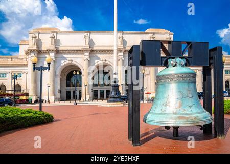 Columbus Circle und Union Station in Washington DC, Vorderansicht, Verkehrsknotenpunkt in der Hauptstadt der USA Stockfoto