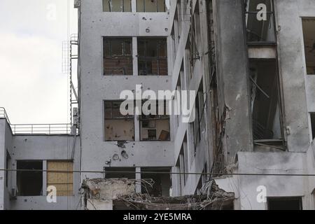 Nicht exklusiv: CHARKIW, UKRAINE - 28. OKTOBER 2024 - nach dem russischen Beschuss des Derschprom-Gebäudes, Charkiw, Nordostukraine Stockfoto