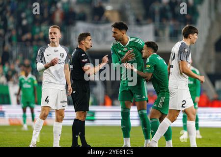 Dawid Szymonowicz, Leonardo Rocha und Joao Peglow, die während des PKO BP Ekstraklasa Spiels zwischen den Teams Radomiak Radom und Puszcza Niepolomice im Stadion zu sehen waren Stockfoto