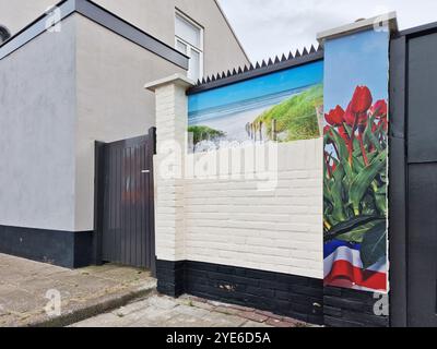 Wandmalerei mit roten Tulpen und Dünen, Niederlande, Noordwijk aan Zee Stockfoto