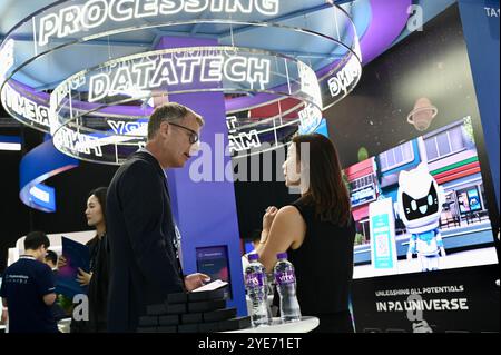 Hongkong, China, 28. Oktober 2024. Die Hong Kong Fintech Week, organisiert von Financial Services und Treasury Bureau und Invest Hong Kong, findet am 28. Oktober 2024 auf der AsiaWorld Expo in Hongkong statt. Credit: Li Zhihua/China News Service/Alamy Live News Stockfoto