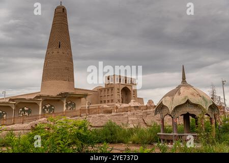 Emin-Minarett oder Sugong-Turm in Turpan. Der größte antike islamische Turm in Turpan Xinjiang, China, Hintergrund Stockfoto