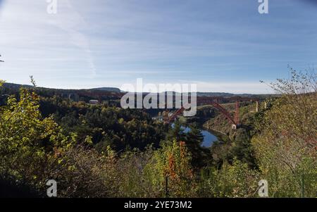 Saint-Mehl, Frankreich. Oktober 2024. Blick auf das Garabit-Viadukt, ein Werk von Gustave Eiffel in Saint-Mehl in Frankreich Stockfoto