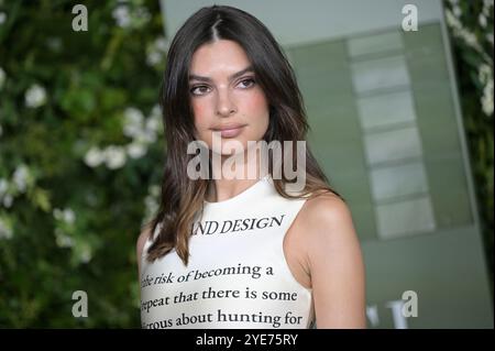 New York, USA. Oktober 2024. Model Emily Ratajkowski nimmt am 29. Oktober 2024 an den WSJ Innovators Awards 2024 im Museum of Modern Art, New York, NY, Teil. (Foto: Anthony Behar/SIPA USA) Credit: SIPA USA/Alamy Live News Stockfoto