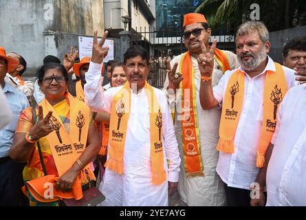 Mumbai, Indien. Oktober 2024. MUMBAI, INDIEN - 29. OKTOBER: Baburao Mane als Kandidat für Shiv Sena (UBT) für den Wahlkreis Dharavi am 29. Oktober 2024 in Mumbai, Indien. (Foto: Raju Shinde/Hindustan Times/SIPA USA) Credit: SIPA USA/Alamy Live News Stockfoto