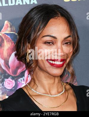 Los Angeles, Usa. Oktober 2024. LOS ANGELES, KALIFORNIEN, USA - 29. OKTOBER: Zoe Saldana kommt beim French American Film Festival an – Premiere von Netflix's „Emilia Perez“ am 29. Oktober 2024 im Directors Guild of America Theater Complex in Los Angeles, Kalifornien, USA. (Foto: Xavier Collin/Image Press Agency) Credit: Image Press Agency/Alamy Live News Stockfoto