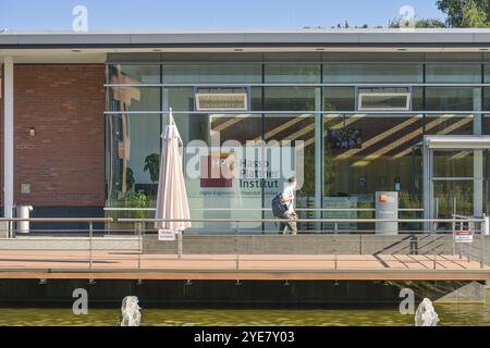 Vortragstheatergebäude, Hasso-Plattner-Institut, Prof.-Dr.-Helmert-Straße, Babelsberg, Potsdam, Brandenburg, Deutschland, Europa Stockfoto