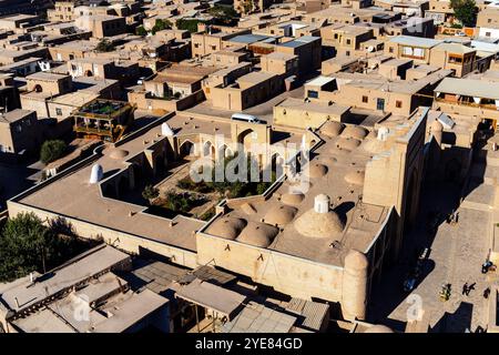 Erhöhter Blick auf (Innenstadt) Itchan Kala, Chiwa. Chiwa (XIVa, Xīveh) ist eine Stadt in der Region Chorazm in Usbekistan. Die Stadt wurde gegründet Stockfoto