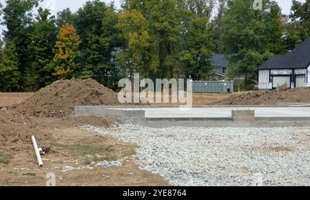 McCordsville, Indiana, USA – 22. September 2024: Ein Bauboom führt zu Neubauten in den Vororten im mittleren westen. McCordsville, Indisch Stockfoto