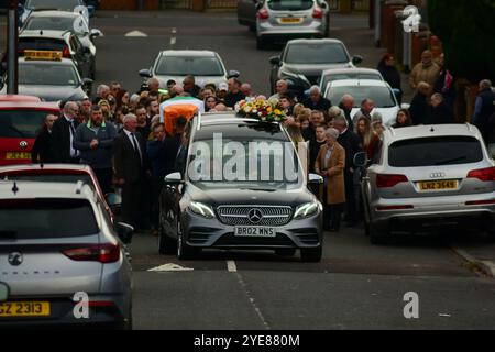 Belfast, Vereinigtes Königreich 30/10/2024 Bestattungskortege des irischen Republikaners Martin Óg Meehan in Ardoyne Belfast Nordirland Credit:HeadlineX/Alamy Live News Stockfoto