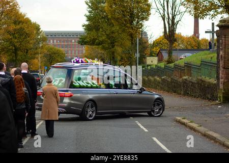 Belfast, Vereinigtes Königreich 30/10/2024 Bestattungskortege des irischen Republikaners Martin Óg Meehan in Ardoyne Belfast Nordirland Credit:HeadlineX/Alamy Live News Stockfoto