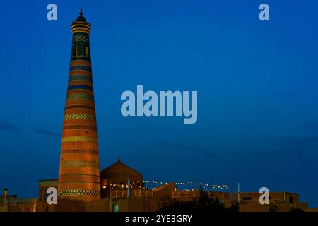 Höchstes Minaret; Chiwa; beste Aussicht; Islam Hoja Minaret; Khans von Chiwa; Chiwa; Xiva; Xiveh; Usbekistan; Asien; Zentralasien; UNESCO-Weltkulturerbe; CIT Stockfoto