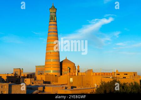 Höchstes Minaret; Chiwa; beste Aussicht; Islam Hoja Minaret; Khans von Chiwa; Chiwa; Xiva; Xiveh; Usbekistan; Asien; Zentralasien; UNESCO-Weltkulturerbe; CIT Stockfoto