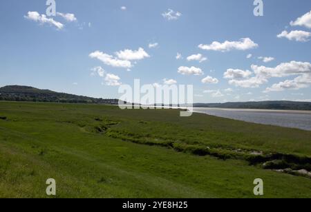 Die Flussmündung des Flusses Kent mit Blick von der Carr Bank in der Nähe von Arnside Westmorland und Furness England Stockfoto