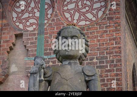 Roland Statue, altes Rathaus, Altstädtischer Markt, Stadt Brandenburg an der Havel, Brandenburg, Deutschland *** Roland Statue, altes Rathaus, Altstädter Markt, Stadt Brandenburg an der Havel, Brandenburg, Deutschland Stockfoto