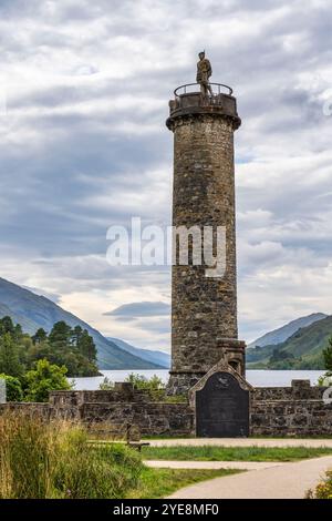 Das Glenfinnan Monument zum Gedenken an den Jakobitenaufstand von 1745, am Kopf des Loch Shiel in Glenfinnan in Lochaber, Scottish Highlands, Schottland Stockfoto