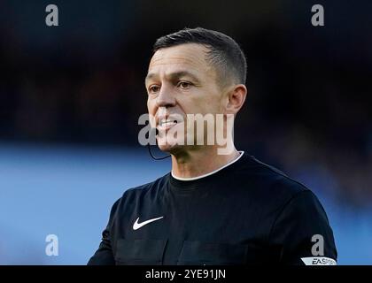 Manchester, Großbritannien. Oktober 2024. Schiedsrichter Tony Harrington während des Premier League-Spiels im Etihad Stadium in Manchester. Der Bildnachweis sollte lauten: Andrew Yates/Sportimage Credit: Sportimage Ltd/Alamy Live News Stockfoto