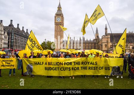 London, Großbritannien. 30. Oktober 2024. Die Anti-Monarchie-Gruppe Republik demonstriert am Budgettag auf dem Parlamentsplatz. Quelle: Vuk Valcic/Alamy Live News Stockfoto