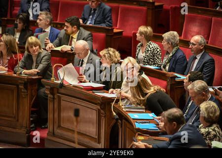 Paris, Frankreich. 30. Oktober 2024. Die französische Ministerin für territoriale Partnerschaften und Dezentralisierung Catherine Vautrin während einer Sitzung mit Anfragen an die Regierung in der Pariser Nationalversammlung am 30. Oktober 2024. Foto: Firas Abdullah/ABACAPRESS. COM Credit: Abaca Press/Alamy Live News Stockfoto