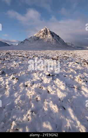 Stob Dearg oder Buachaille Etive Mòr im Winter, Rannoch Moor, Argyll & Bute, Scottish Highlands, Schottland, UK Stockfoto