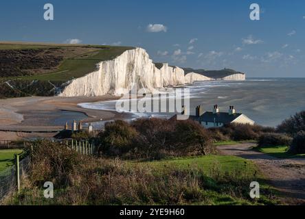 The Seven Sisters White Chalk Cliffs aus Cuckmere Haven, South Downs National Park, East Sussex, England, Großbritannien Stockfoto