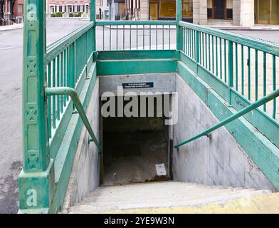 U-Bahn-Eingang in der Gegend von Soho SET Backlot Paramount Studios Hollywood Los Angeles Kalifornien USA Stockfoto