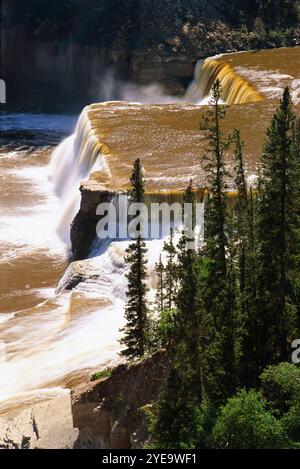 Louise Falls am Hay River im Twin Falls Territorial Gorge Territory Park, Northwest Territories, Kanada; Northwest Territories, Kanada Stockfoto