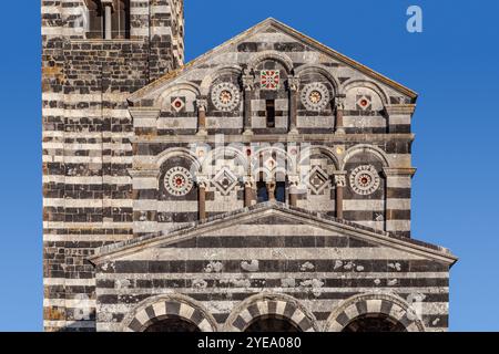 Kirche der Heiligen Dreifaltigkeit Saccargia, Sardinien; Codrongianos, Sardinien, Italien Stockfoto