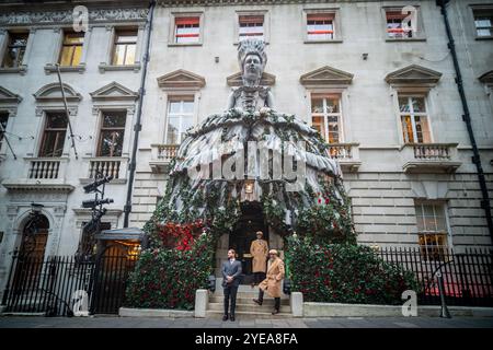 LONDON, 29. OKTOBER 2024: Annabel's am Berkeley Square in Mayfair, einem renommierten privaten Mitgliederclub. Stockfoto