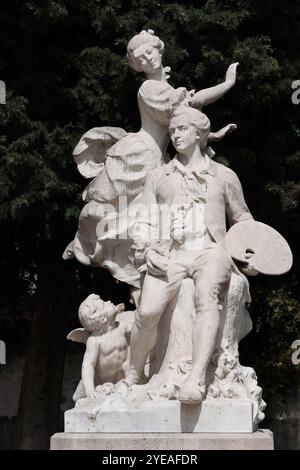 Schöne Marmorstatue des Born Grasse, französischer Künstler Jean-Honore Fragonard, 1732-1806, vom französischen Bildhauer Auguste Maillard (1864-1944) Stockfoto