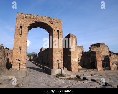 Arco di Caligola, Caligula's Arch, Pompeji, Pompeji, Region Kampanien, Italien, Europa, UNESCO-Weltkulturerbe Stockfoto