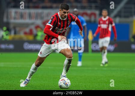 Alvaro Morata vom AC Milan wurde 2024/25 im San Siro Stadion beim Fußball-Spiel der Serie A zwischen AC Milan und SSC Napoli gezeigt. Endergebnis; Mailand 0 : 2 Neapel. Stockfoto