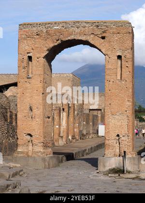 Arco di Caligola, Caligula's Arch, Pompeji, Pompeji, Region Kampanien, Italien, Europa, UNESCO-Weltkulturerbe Stockfoto