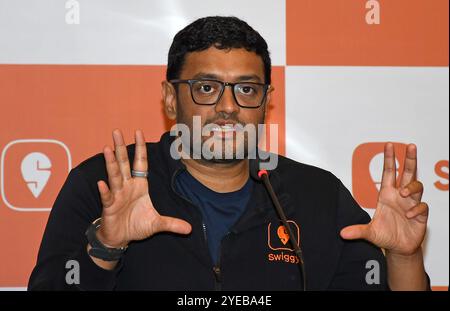 Mumbai, Indien. 30. Oktober 2024. Sriharsha Majety, Managing Director (MD) und Group Chief Executive Officer, Swiggy Limited, spricht während einer Pressekonferenz, um Swiggys erstes öffentliches Angebot (IPO) in Mumbai bekannt zu geben. Das erste öffentliche Angebot (IPO) wird für Investoren am 6. November 2024 eröffnet. (Foto: Ashish Vaishnav/SOPA Images/SIPA USA) Credit: SIPA USA/Alamy Live News Stockfoto